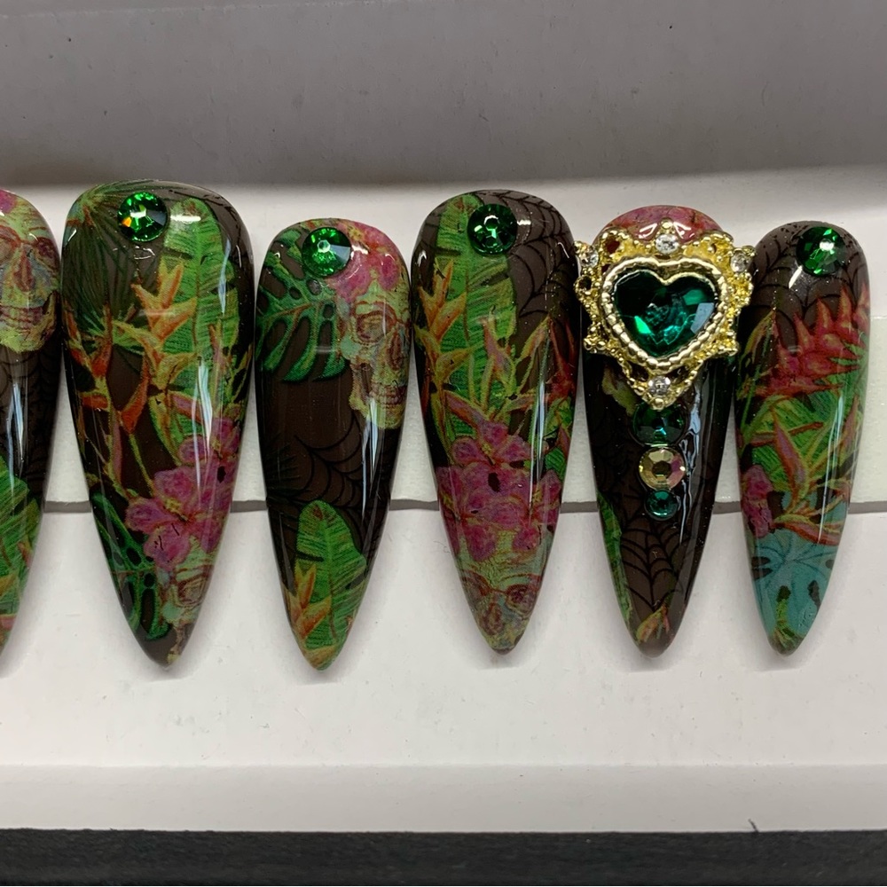 Tropical Sugar Skull Nails - Picture 4 of 7